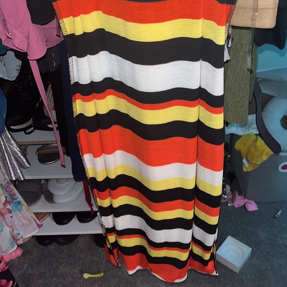 LARGE STRIPPED BODY CON - Picture 3 of 3